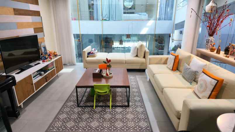 dijual rumah sutorejo prima tengah