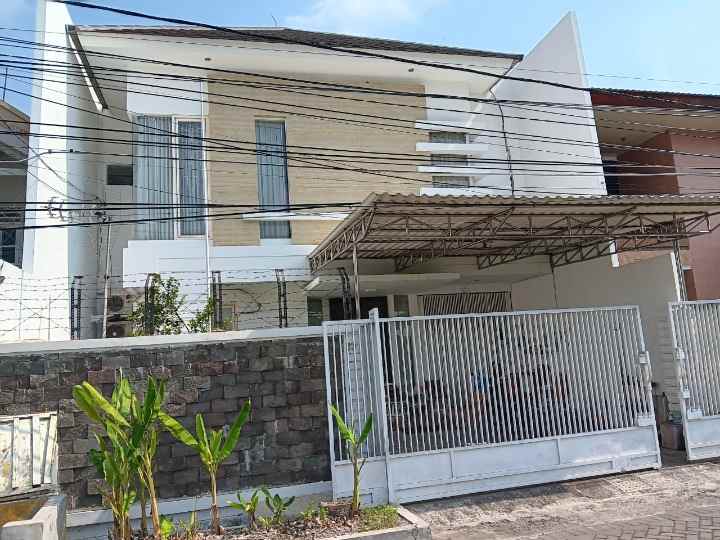 dijual rumah sutorejo selatan