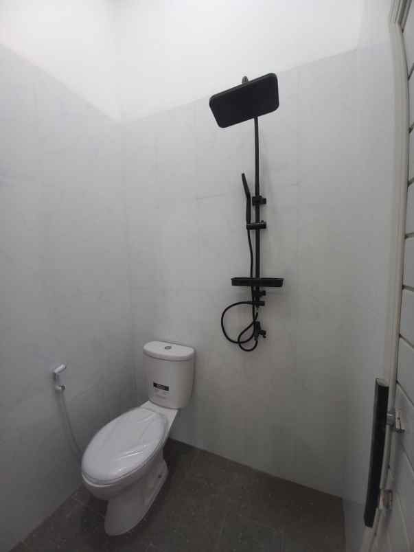 dijual rumah taman kebalen