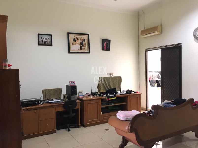 dijual rumah taman palem lestari cengkareng