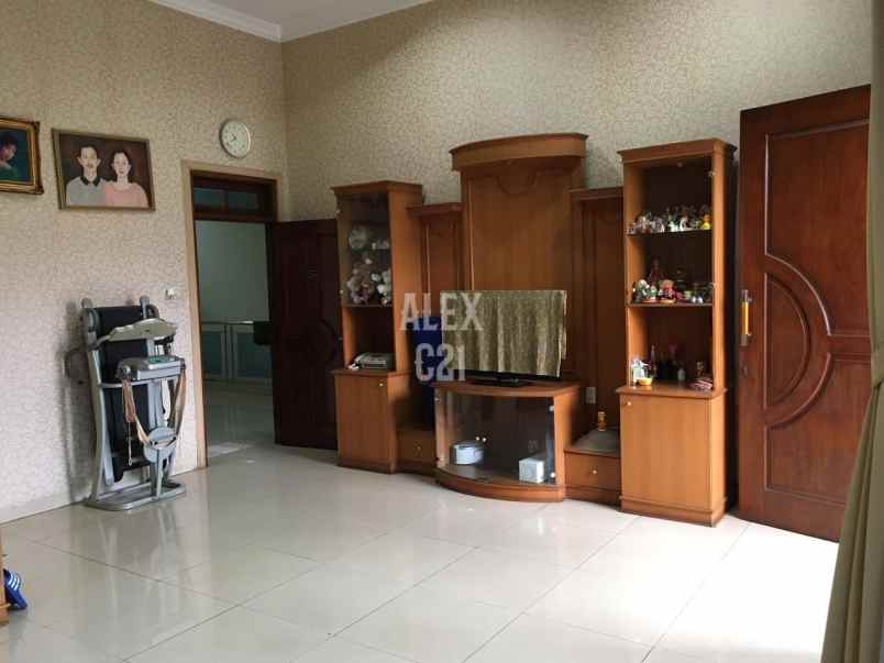 dijual rumah taman palem lestari cengkareng