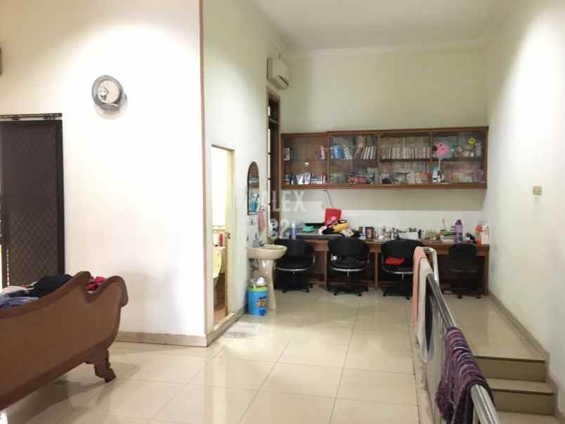 dijual rumah taman palem lestari cengkareng