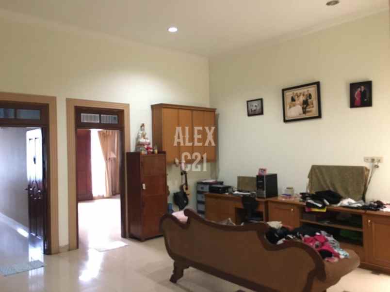 dijual rumah taman palem lestari cengkareng