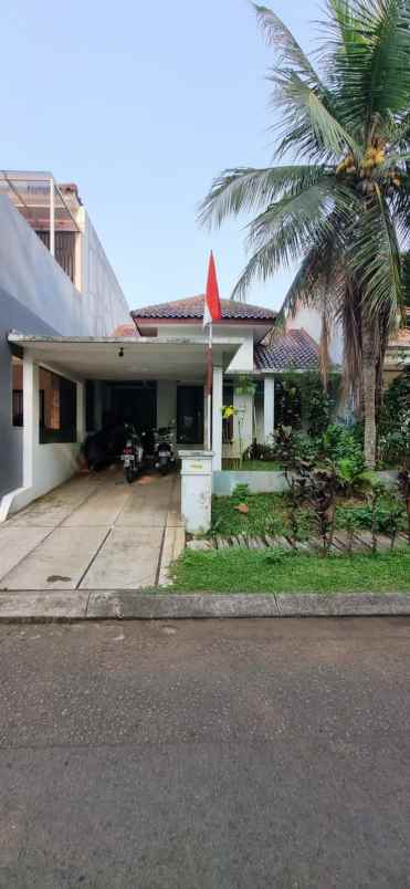 dijual rumah telaga golf sawangan