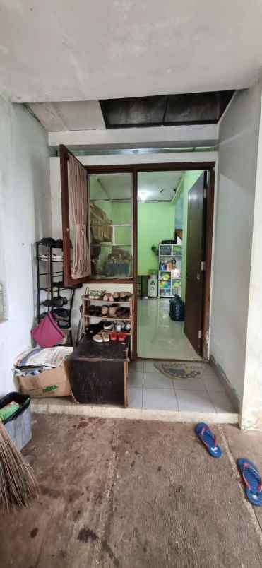 dijual rumah telaga golf sawangan