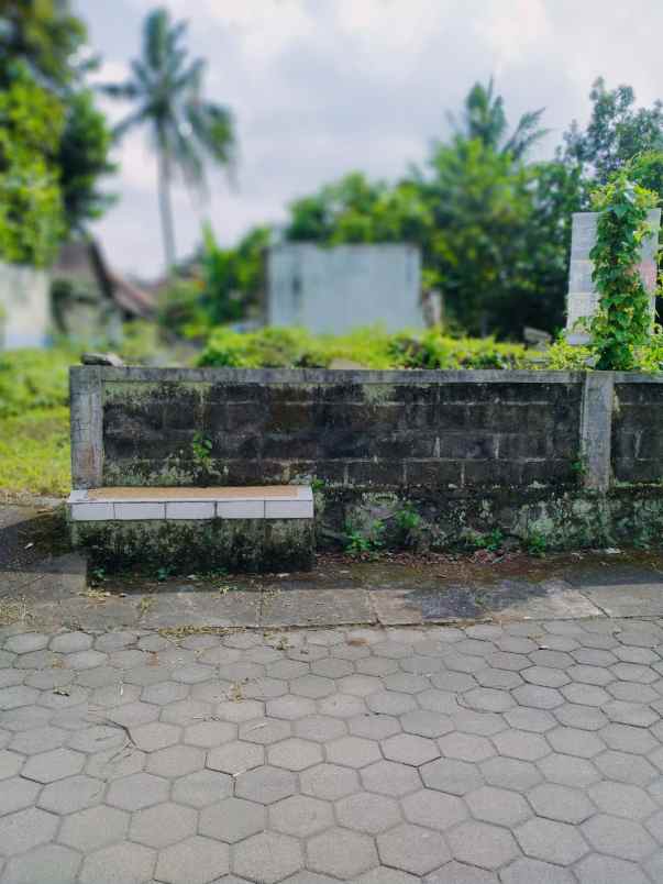 dijual rumah tempel