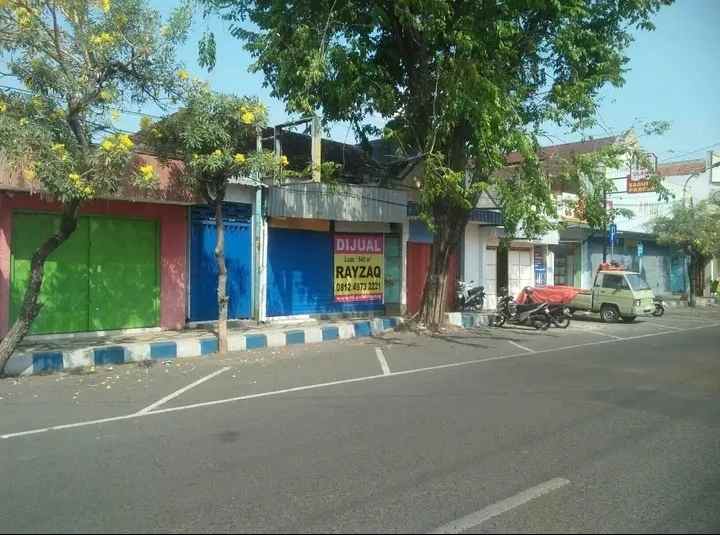 dijual rumah tepi jalan dekat alun2