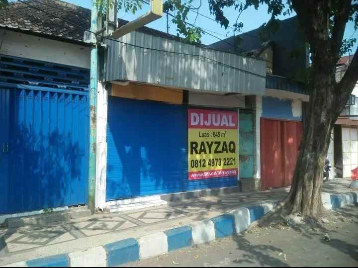 dijual rumah tepi jalan dekat alun2