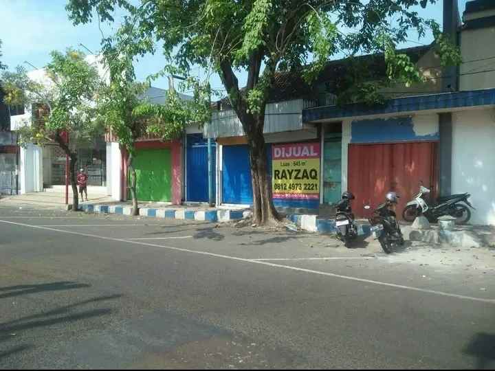 dijual rumah tepi jalan dekat alun2