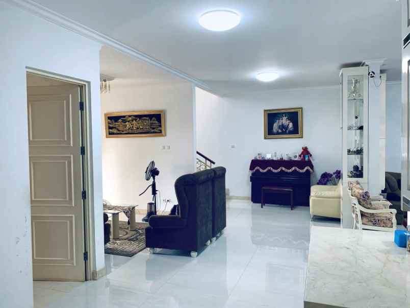 dijual rumah the royal residence