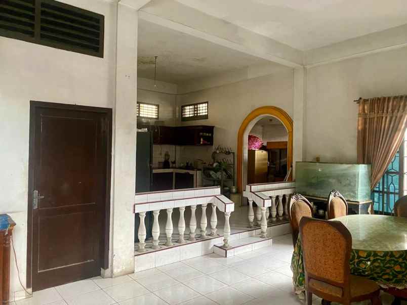 dijual rumah tinggal 2 lantai jl bromo medan