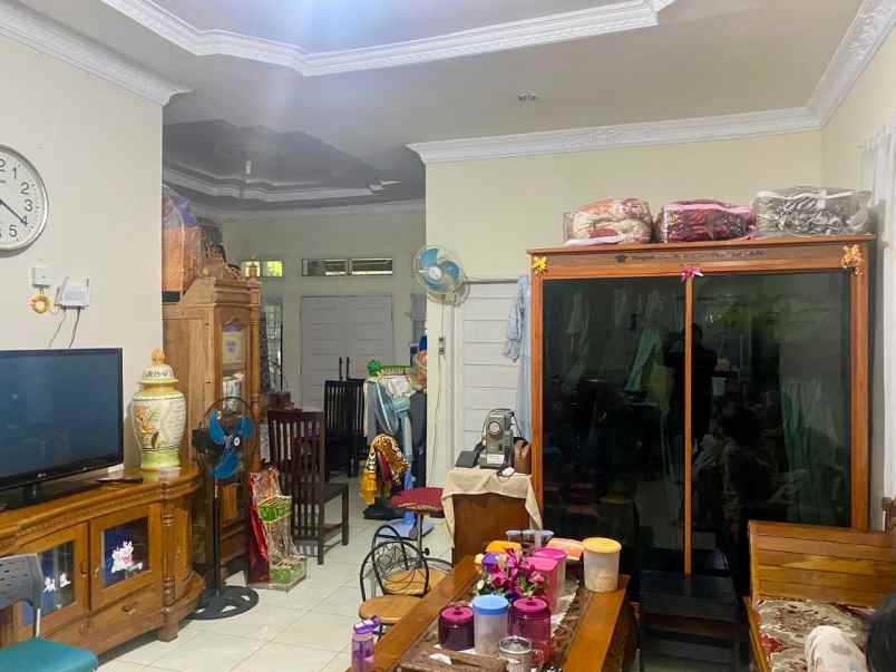 dijual rumah tinggal lantai komplek tata alam asri