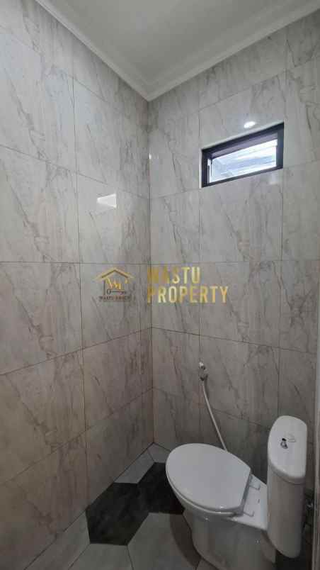 dijual rumah trihanggo