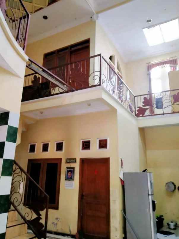 dijual rumah tropodo waru