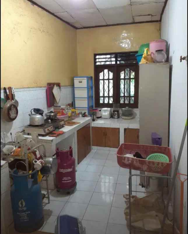 dijual rumah tua bagus johar baru