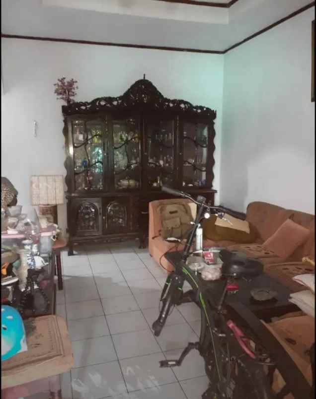 dijual rumah tua bagus johar baru