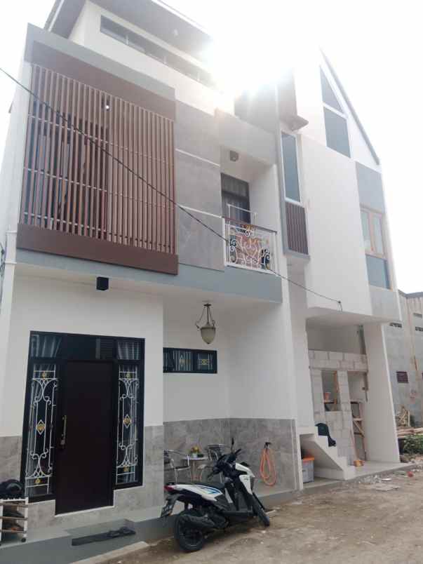 dijual rumah utankayu