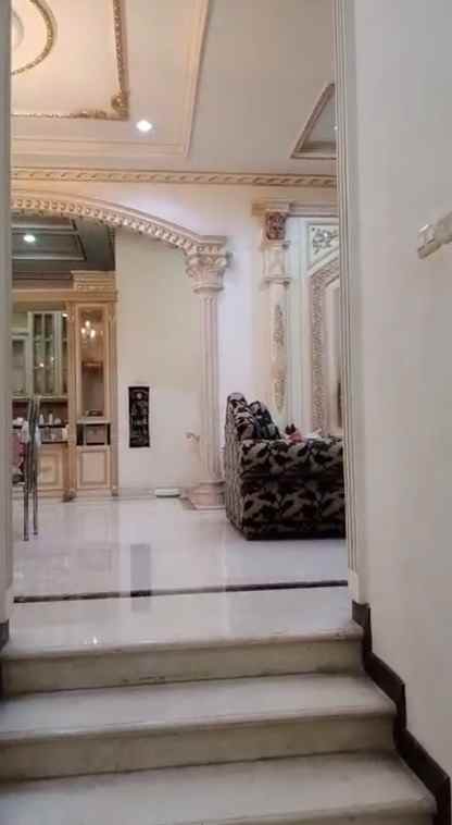 dijual rumah villa gading indah kelapa