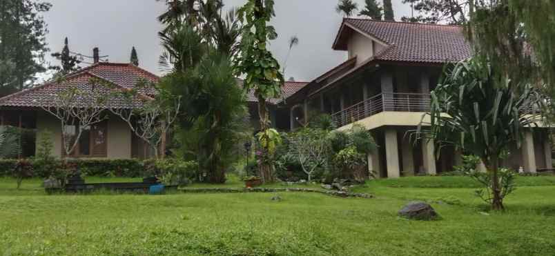 dijual rumah villa siap huni negoo