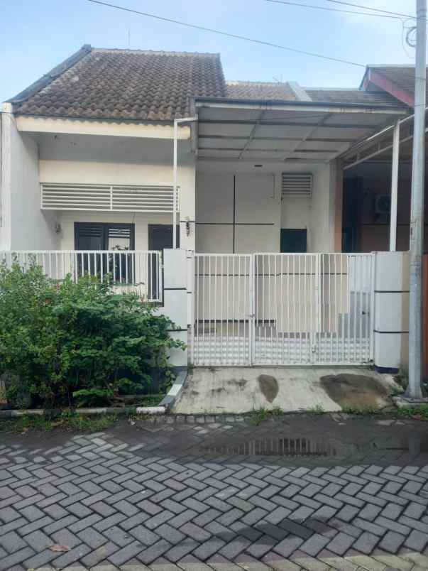dijual rumah wiguna