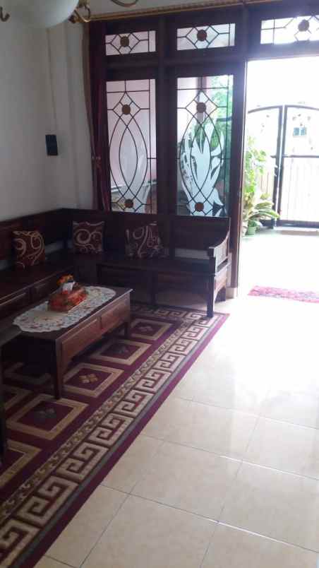 dijual rumah wiguna