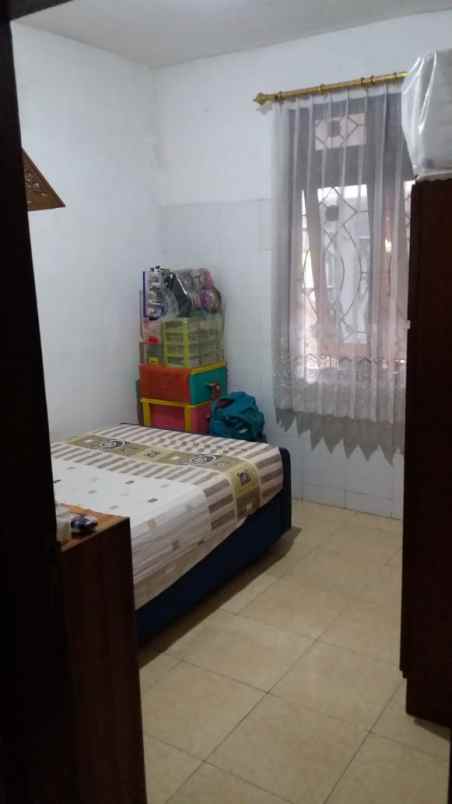 dijual rumah wiguna