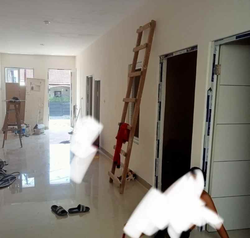 dijual rumah wiguna
