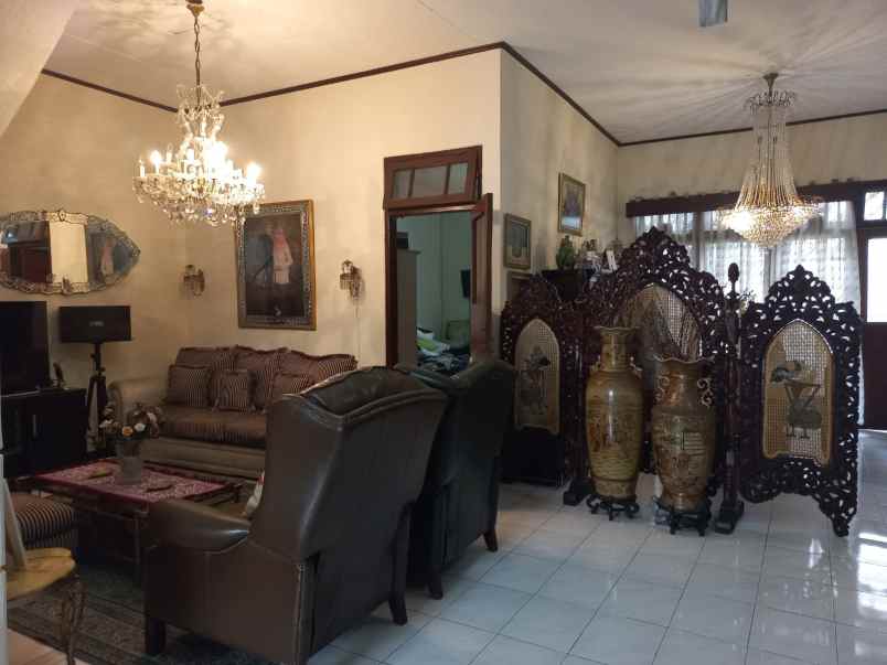 dijual rumah zn128