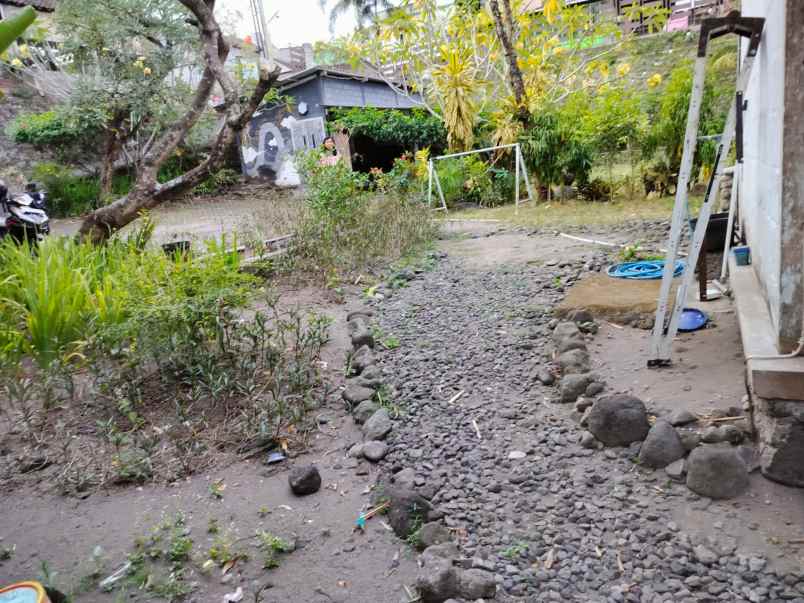 dijual tanah beserta cafe rumah di jalan kaliurang