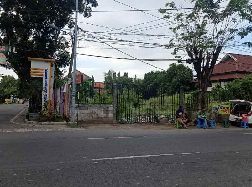 dijual tanah frontage a yani