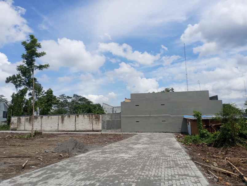 dijual tanah jl pandanaran uii candi