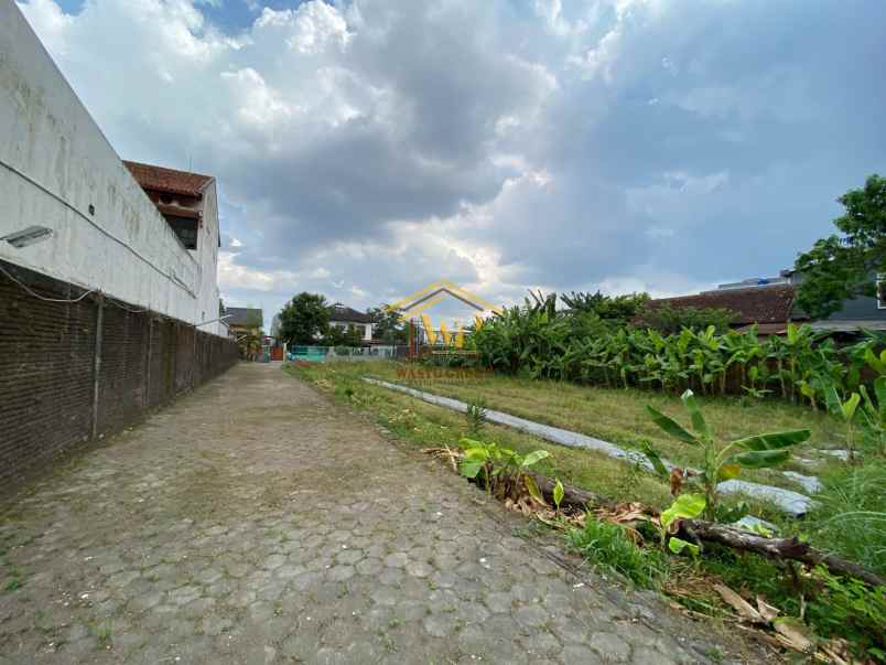 dijual tanah maguwoharjo kec depok kab