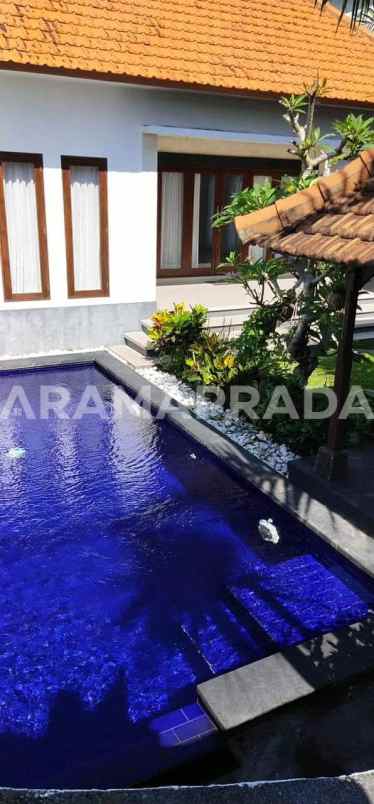 dijual villa buduk munggu