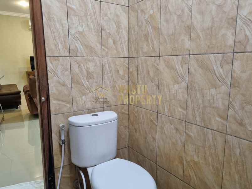 dijual villa harjobinangun