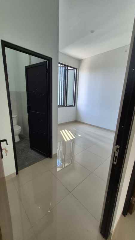 dijuwal rumah jl watukaji gedawang banyumanik semarang