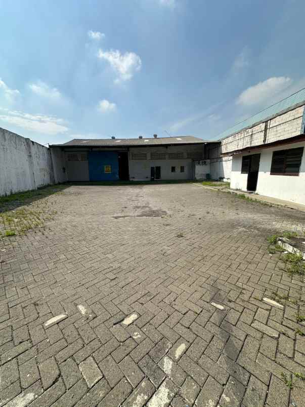 disewakan gudang lokasi suri mulia margomulyo surabaya
