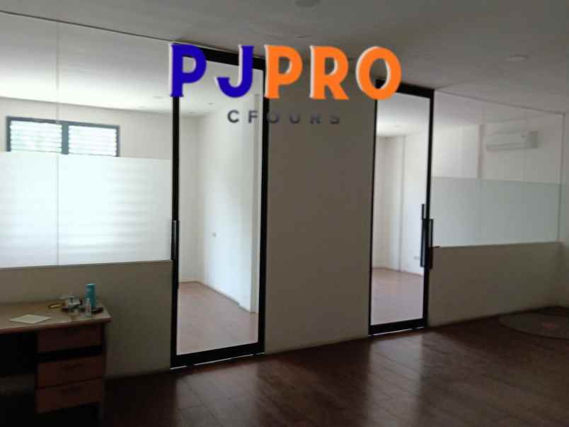 disewakan ruko gudang kantor jalan boulevard raya