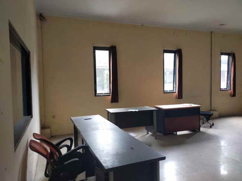 disewakan ruko gudang kantor jalan raya randuagung