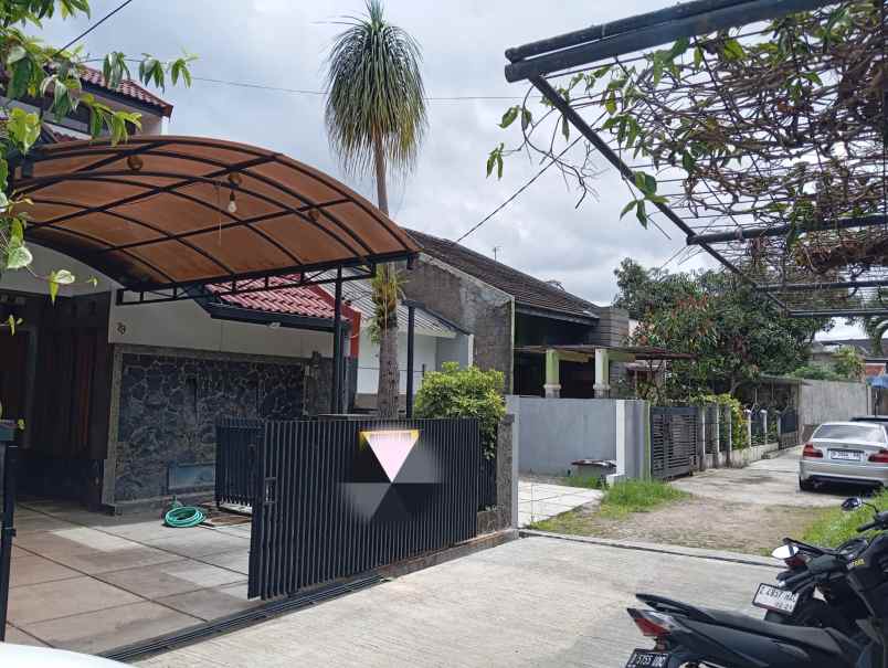 disewakan rumah cihanjuang