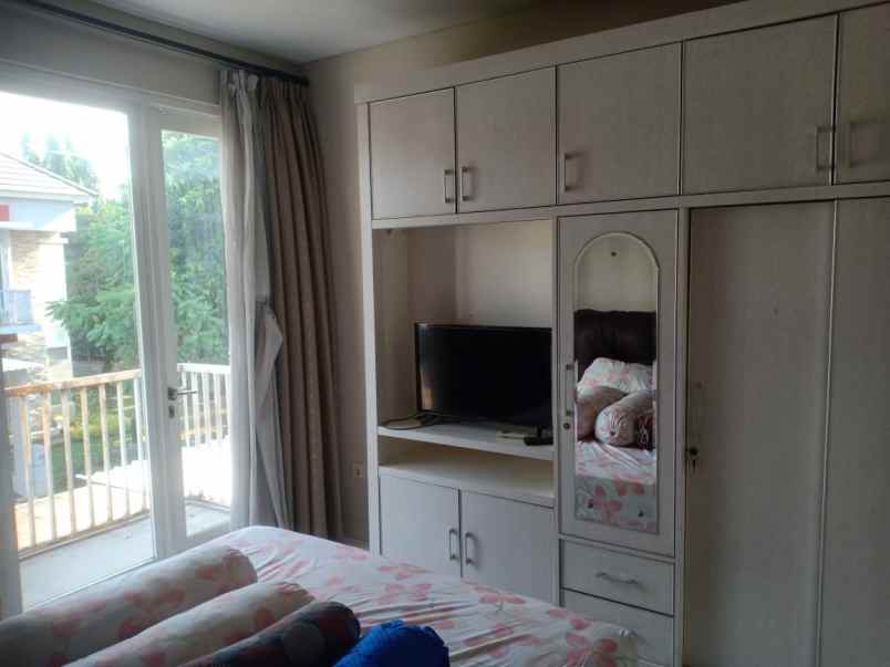 disewakan rumah cluster palm summarecon bekasi