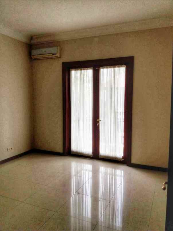 disewakan rumah graha famili wiyung