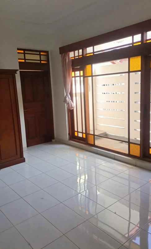 disewakan rumah jl angkik merah delima