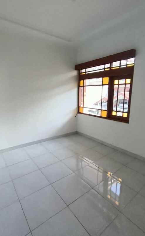 disewakan rumah jl angkik merah delima