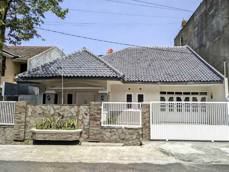 disewakan rumah jl asmarandana karawitan