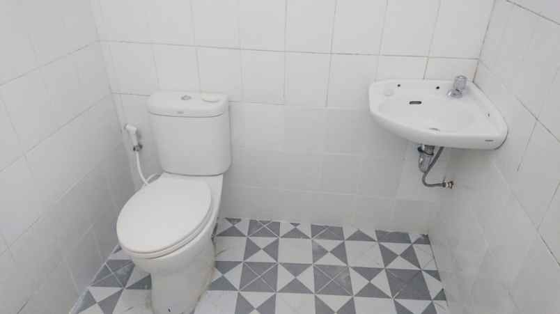 disewakan rumah komplek bina marga no 56