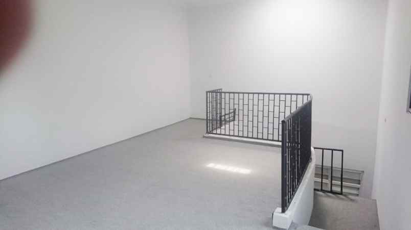 disewakan rumah komplek bina marga no 56