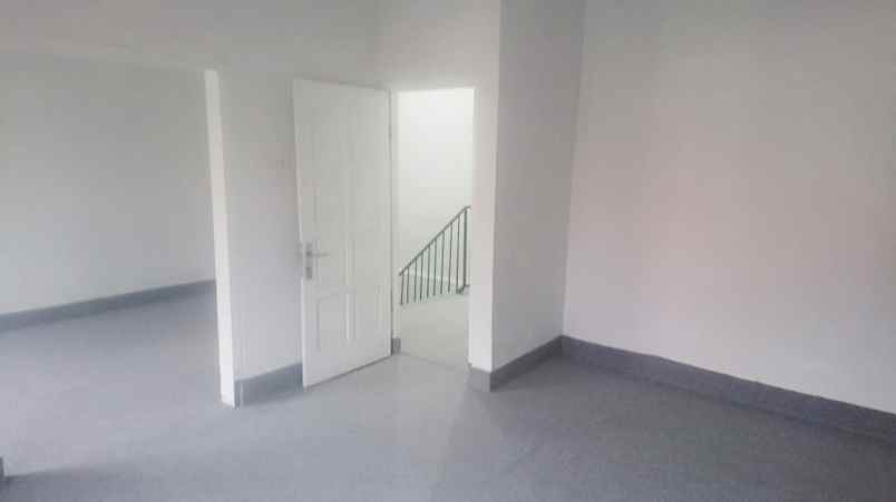 disewakan rumah komplek bina marga no 56