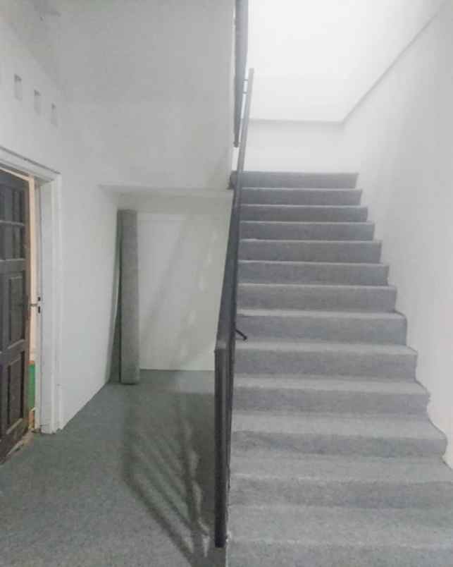 disewakan rumah komplek bina marga no 56