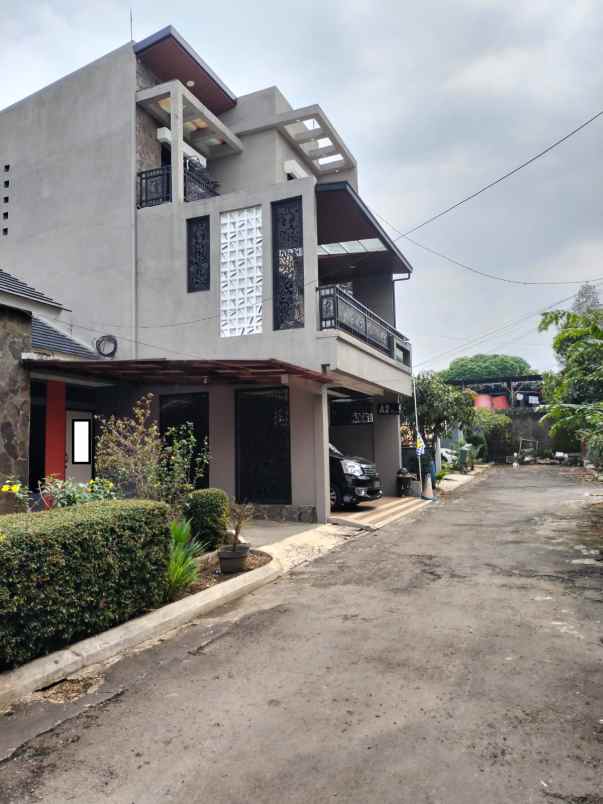 disewakan rumah komplek cihanjuang