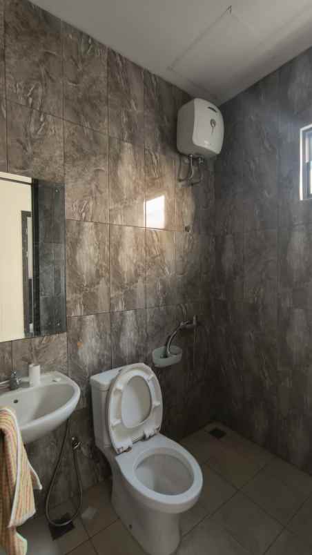 disewakan rumah lavon swan city cluster allura